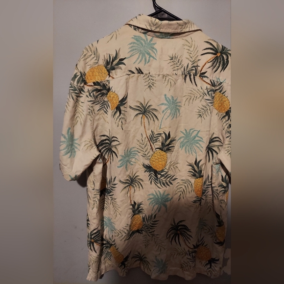 Tommy Bahama 100% Silk Camp Button Down Shirt Large Pineapple Hawaiian Tropical - Picture 7 of 9